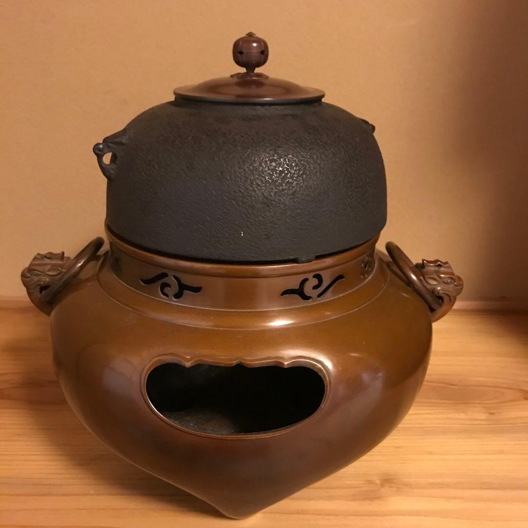 寿兵衛造の唐銅切合風炉釜