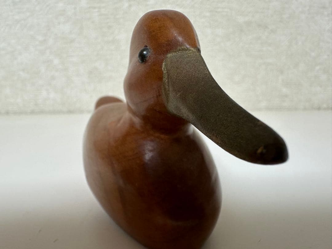 縁起物 天然木 子鴨 カルガモ 鳥 木彫り置物 カモ 鴨 小鴨 水鳥 バード