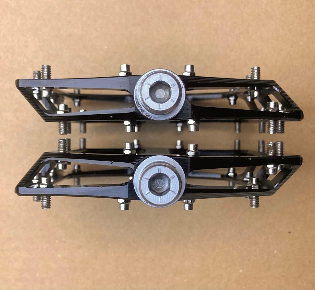 美品!! DMR VAULT フラットペダル / グロス ブラック