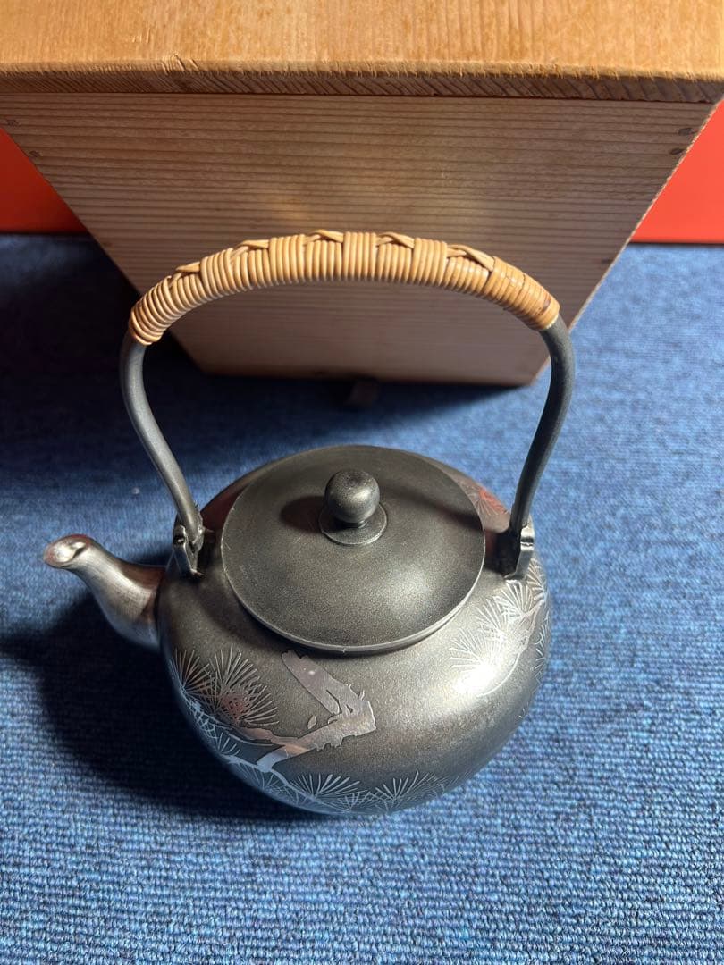 940 平安祥雲作　錫　湯沸し　松地紋　未使用