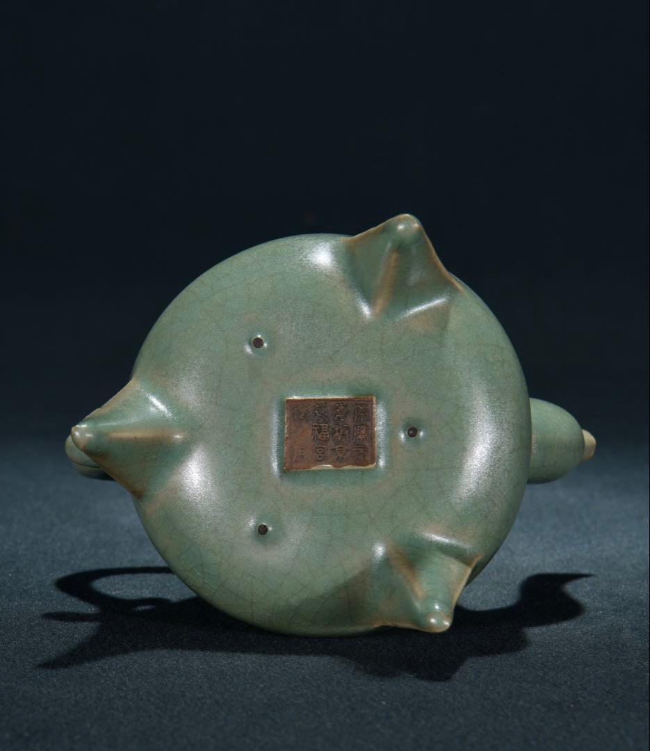 旧蔵　宋・汝窑　天青釉包金口　三足执壶