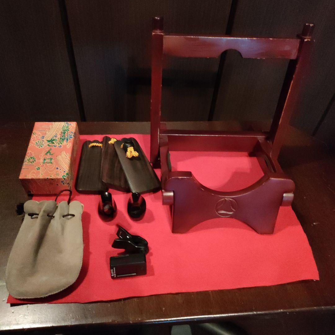 ☆三線本体、三線たて·チューナー·さんば·水牛ツメ☓2　おまけ…三線ケースセット