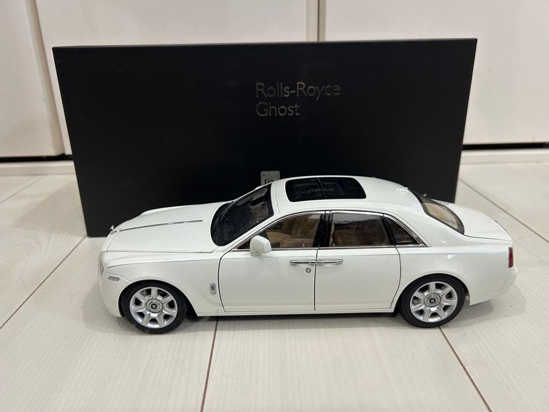 特価 1/18 ロールスロイス ゴースト Rolls-Royce Ghost 白