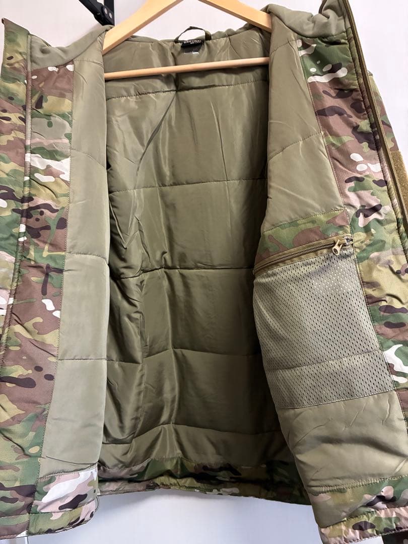 未使用保管品ロシア軍北朝鮮軍仕様防寒衣中綿入マルチカム。街着にも、お洒落です。