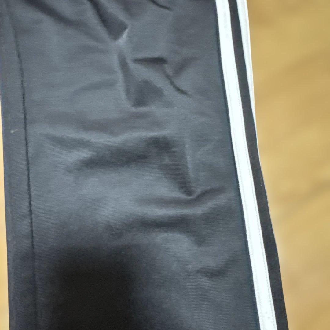 adidas ストライプジャージジャケット 黒