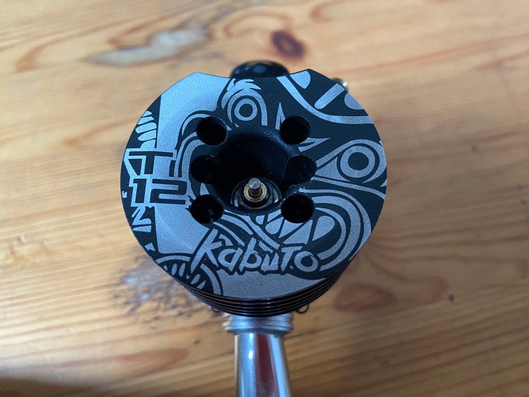 1／10 RCエンジン SMJ KABUTO T12エンジンとマフラー