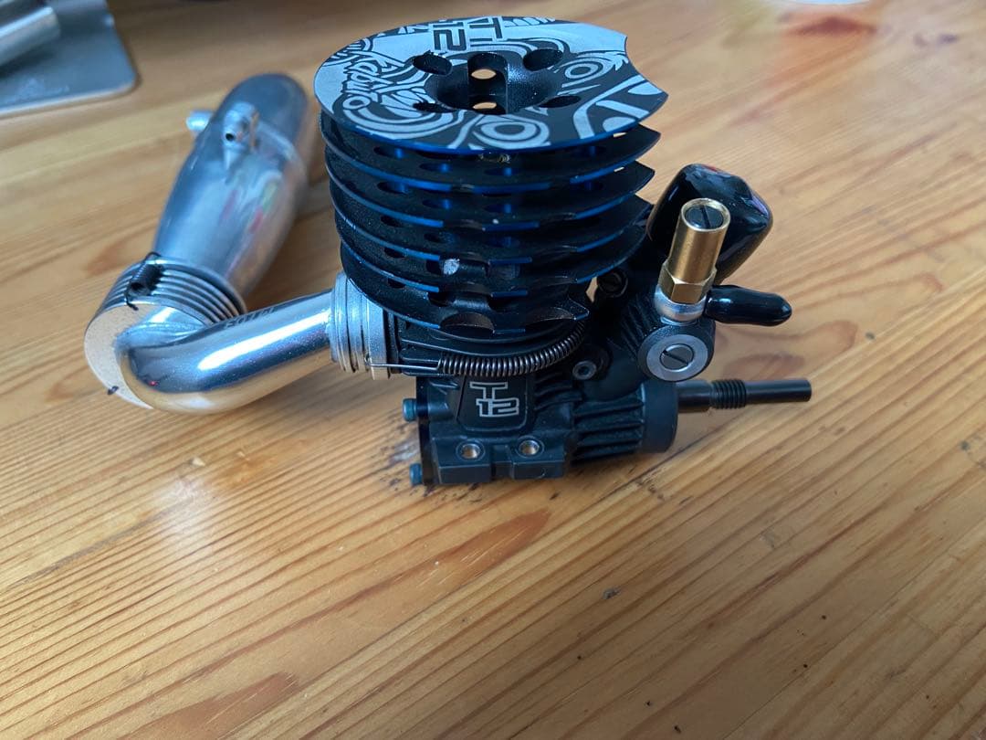 1／10 RCエンジン SMJ KABUTO T12エンジンとマフラー