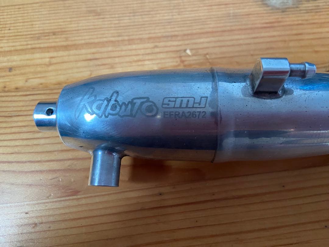 1／10 RCエンジン SMJ KABUTO T12エンジンとマフラー