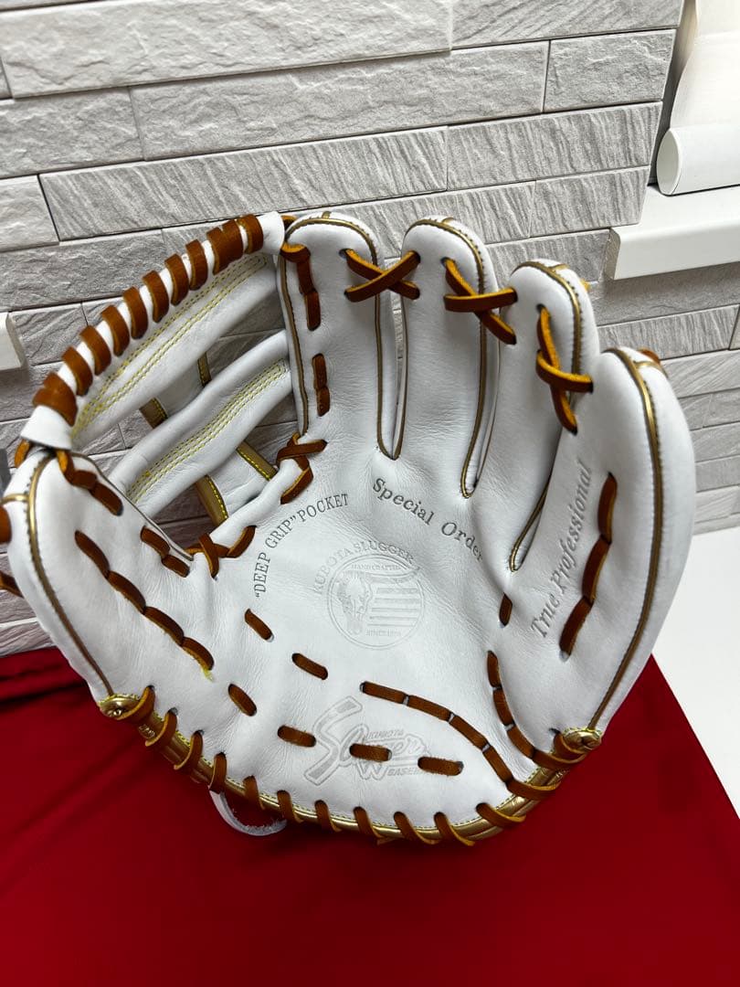 新品未使用Slugger 軟式グローブ ホワイト/ゴールド スラッガーオーダー
