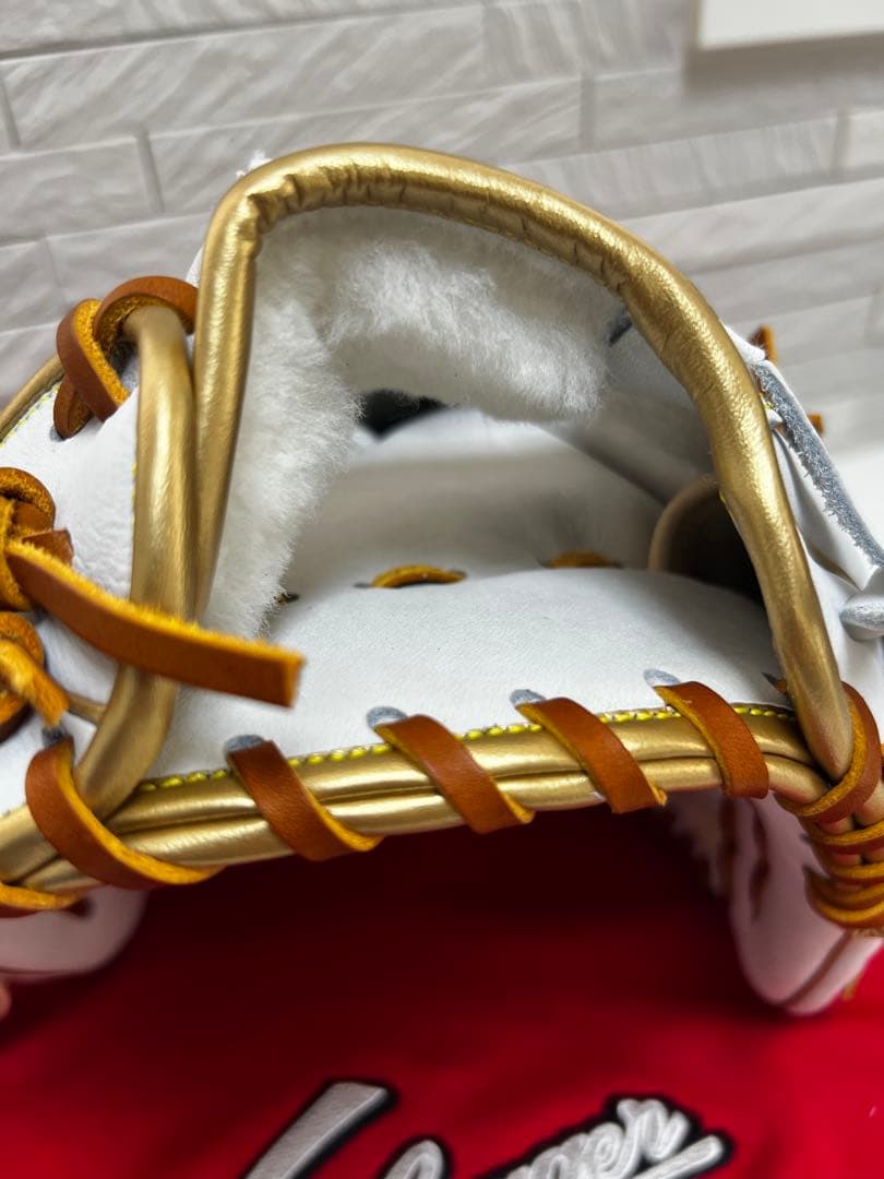 新品未使用Slugger 軟式グローブ ホワイト/ゴールド スラッガーオーダー