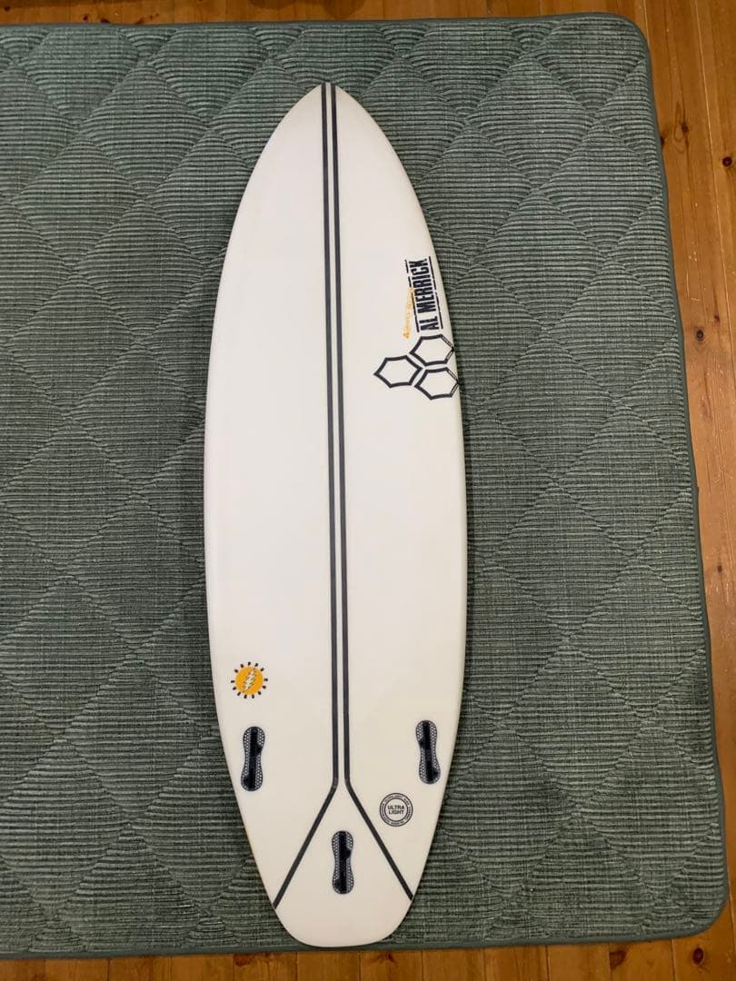 AL MERRICK ハッピーエブリデイ　スパインテック　5’7（フィン付き）