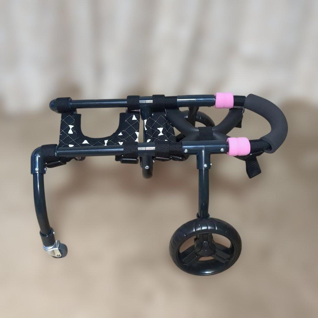 ワンちゃん4輪　リハビリ　食事補助　犬用車椅子　シニア犬補助　犬の歩行器