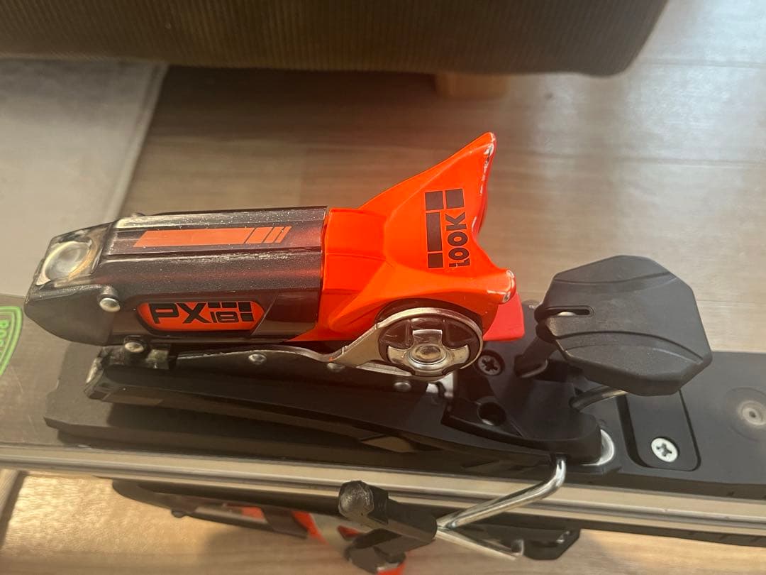 スキー LOOK PX18 HOTRED