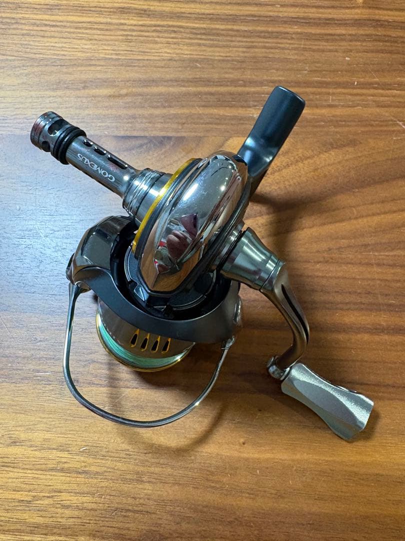 ダイワ　23エアリティ　PC LT 2500-H ゴメクサス　ハンドル