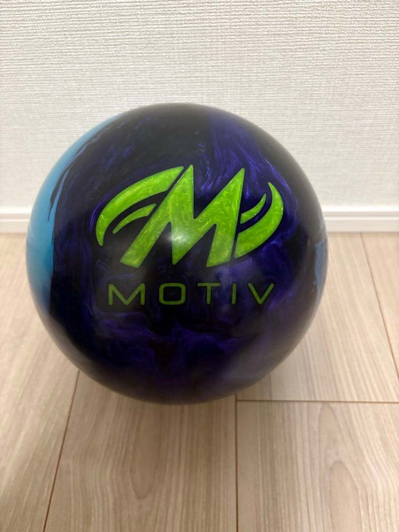 MOTIV イヴォークヒステリア　15P ボウリングボール