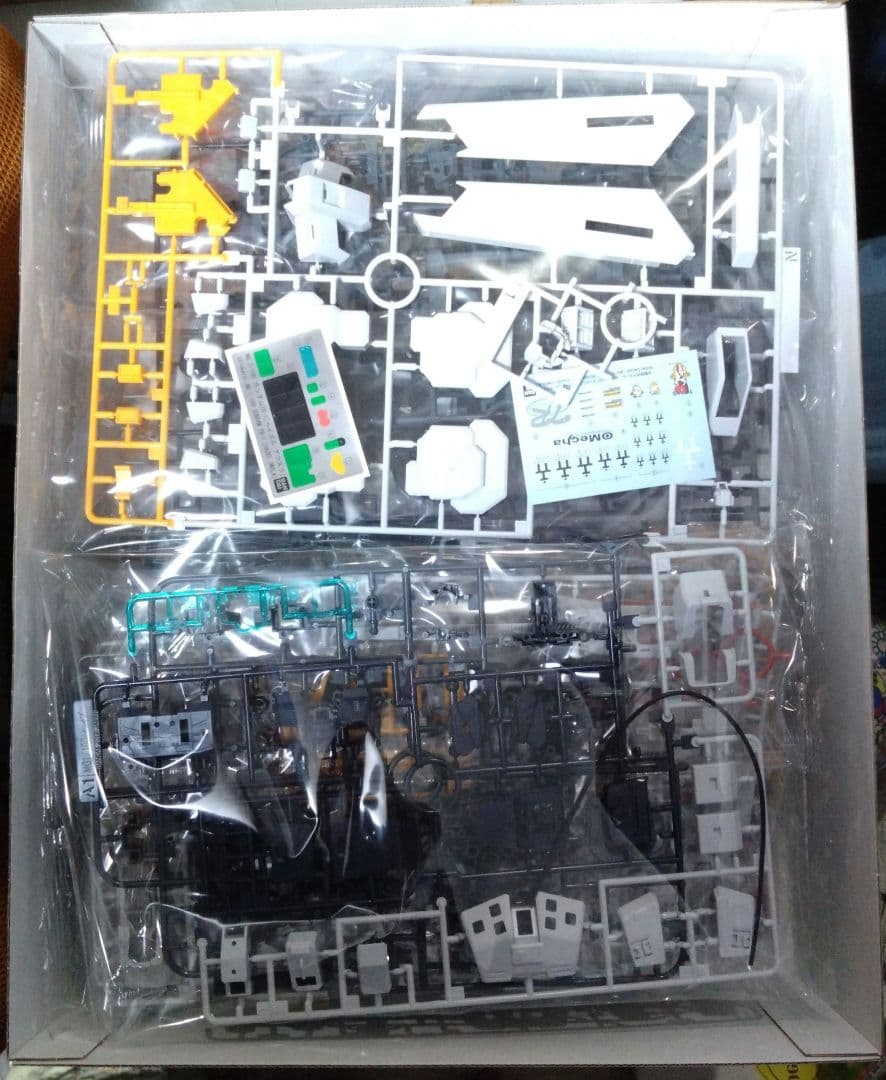 バンダイ　1/100　MG　RX-121-2ガンダムTR-1ヘイルズ・アウスラ