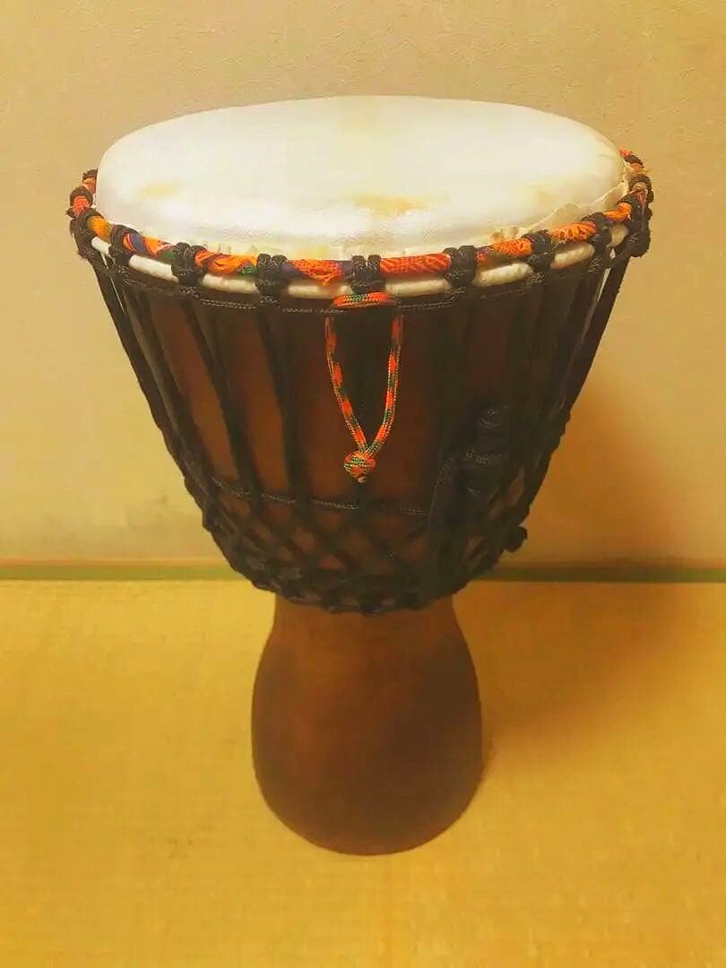 コートジボワール製ジェンベ (ケース付き)ご希望あれば化粧ロープもお付けします！