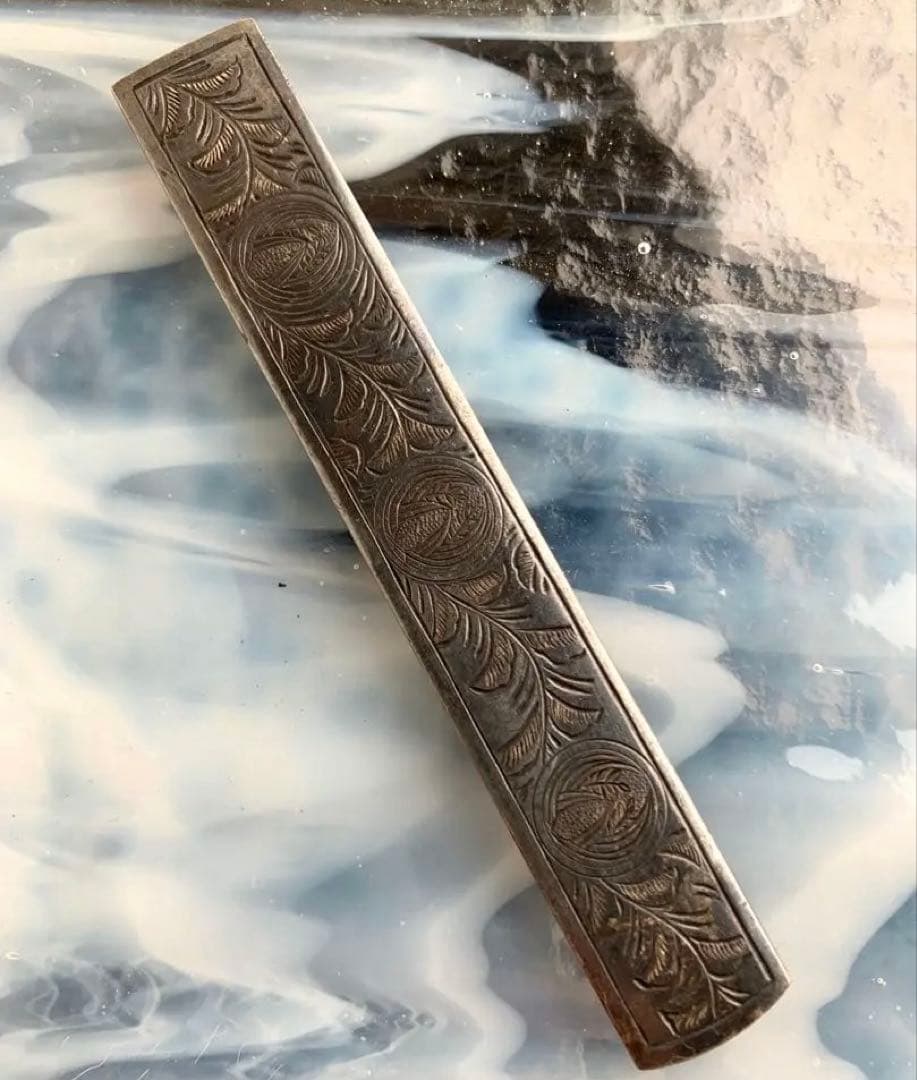 小柄袋　植物図彫刻模様 刀装具　木製ケース付き