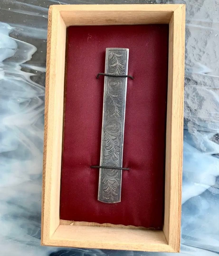 小柄袋　植物図彫刻模様 刀装具　木製ケース付き