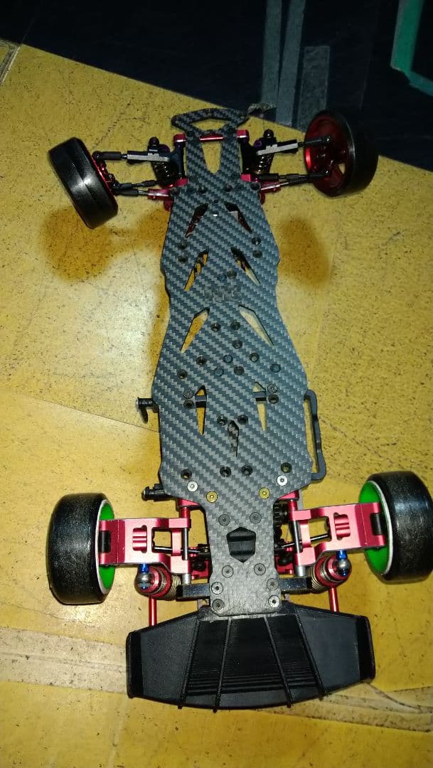 RD2.0フルチューン、メタルガレージシャーシ、GRK5RHナックル赤