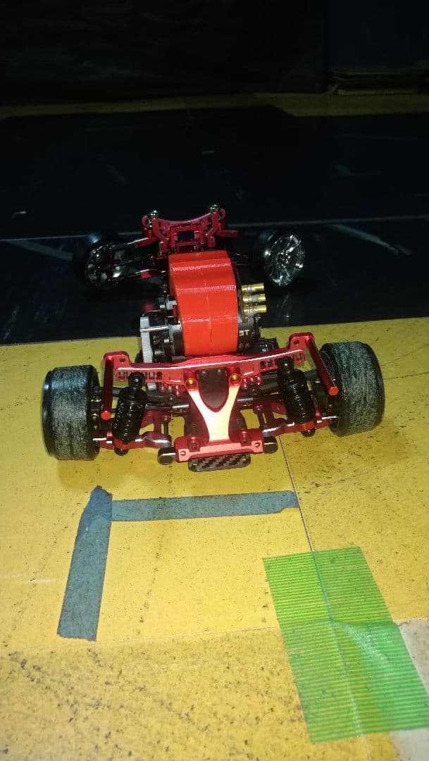 RD2.0フルチューン、メタルガレージシャーシ、GRK5RHナックル赤