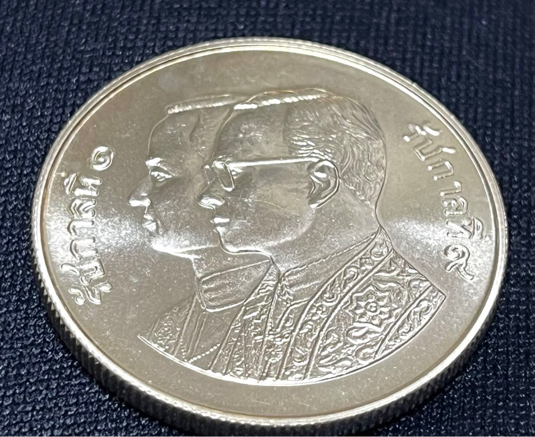 タイ 200年記念 600バーツ銀貨 未使用