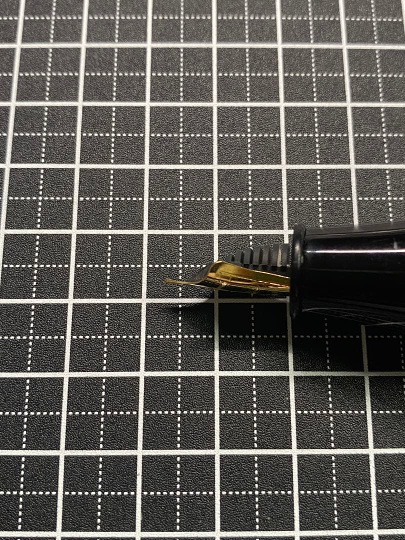 Platinum Glamor 万年筆　字幅M