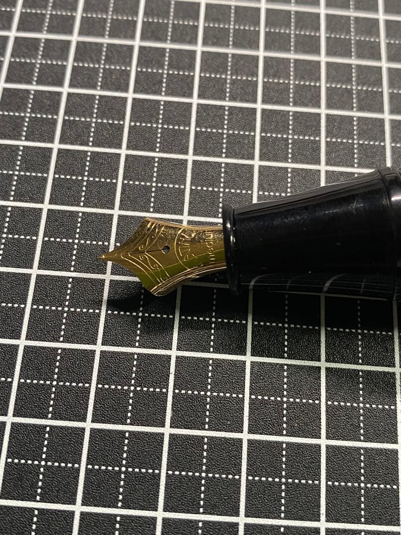 Platinum Glamor 万年筆　字幅M