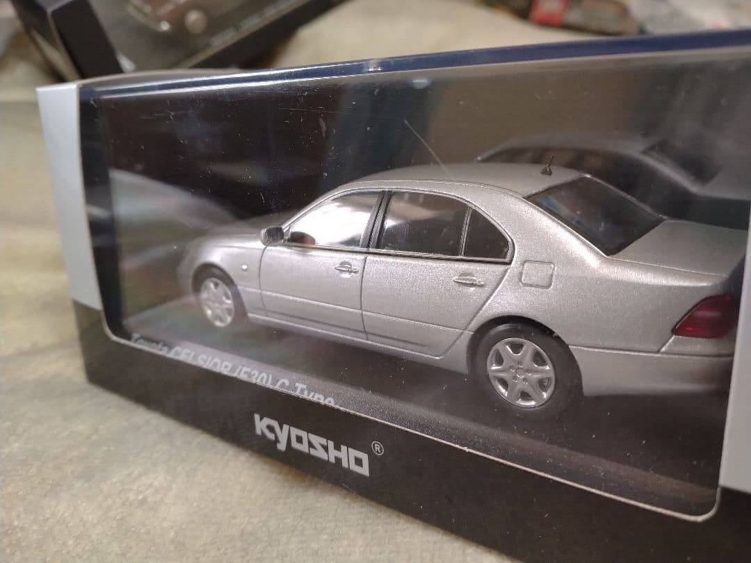 京商　トヨタ　セルシオ（F30）Cタイプ　　　　　シルバーメタリック