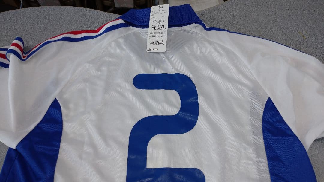 アディダスユニホーム白10枚 トリコロールライン 番号入り(2番～11番号)