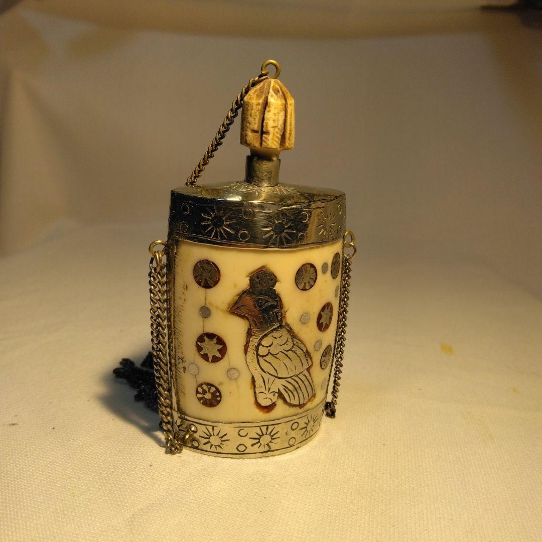 チベットの鼻煙壺（ビエンコ）です。