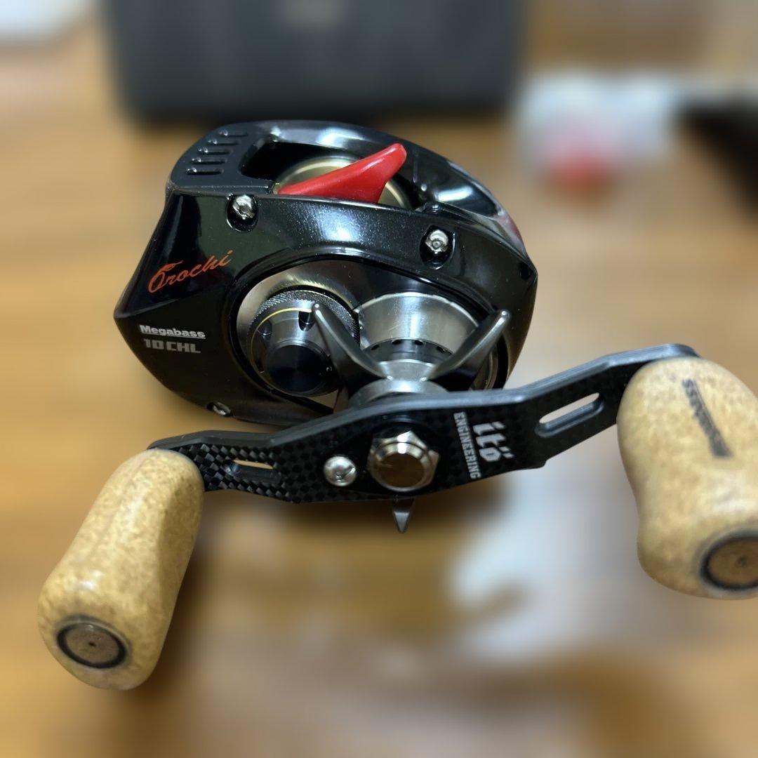 美品　Megabass Orochi 左巻きリール 7.1:1