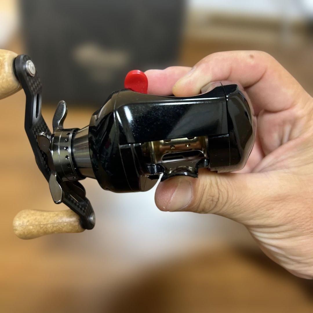 美品　Megabass Orochi 左巻きリール 7.1:1