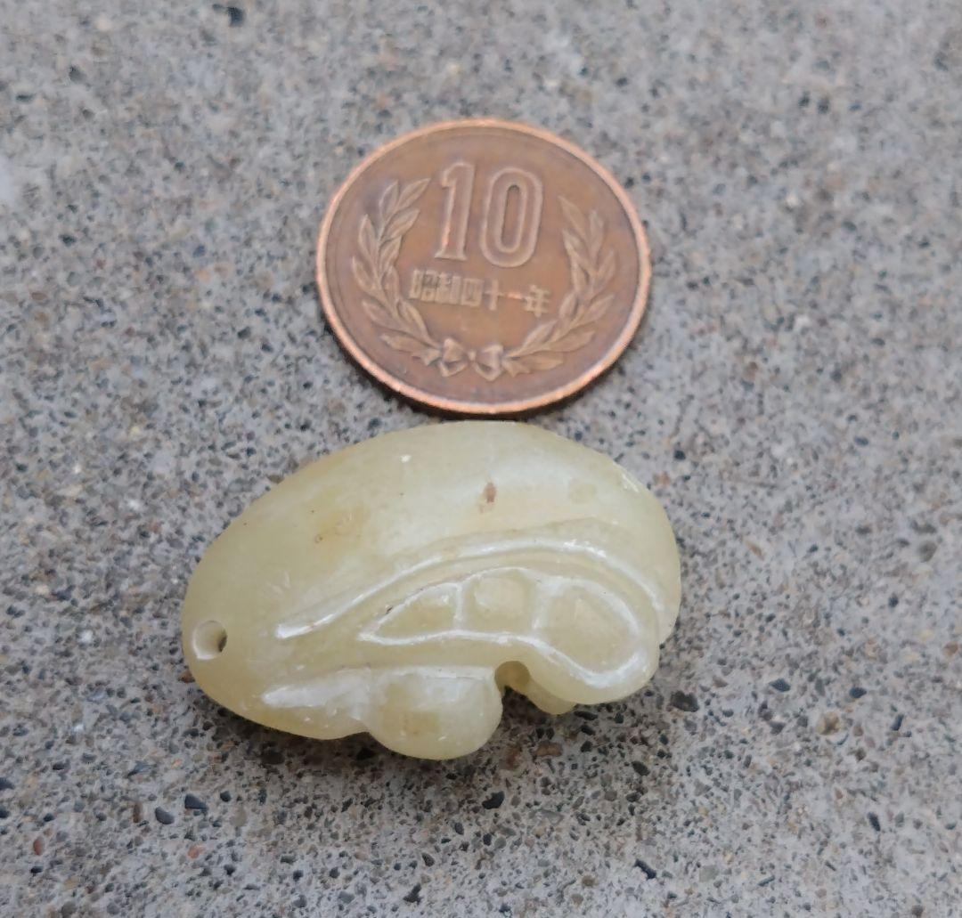 天然石　手彫り　龍　根付け