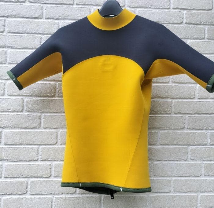 国産高級ランド BeWET の半袖タッパ　メンズL　Size