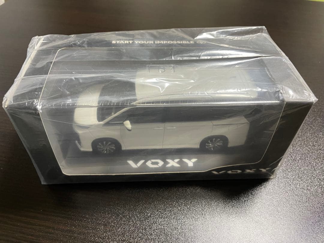wacha　トヨタ ヴォクシー 非売品VOXY ホワイト ミニカー