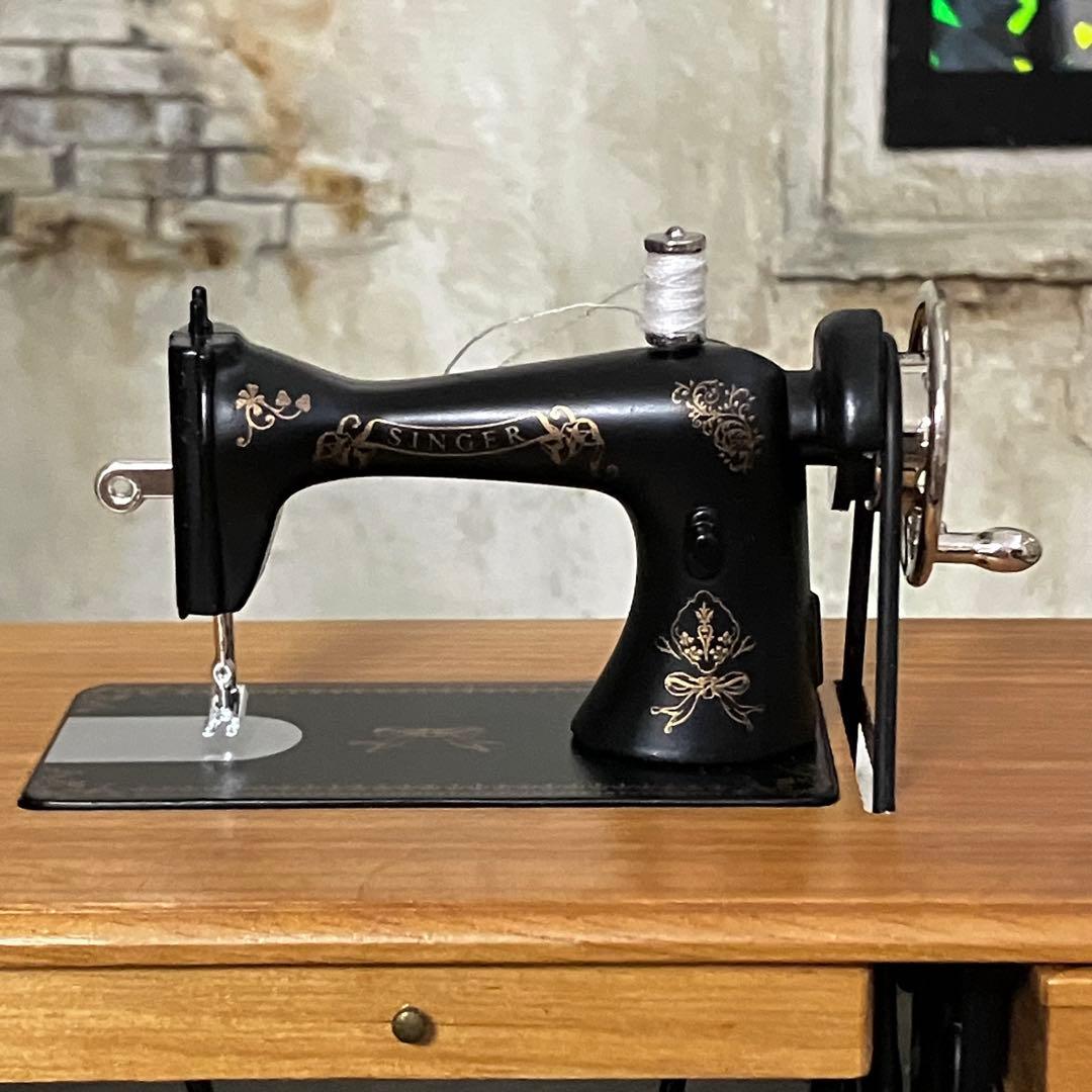 ミニチュア　ドール家具　ミシン　ドールハウス　1/6サイズ　ブライス