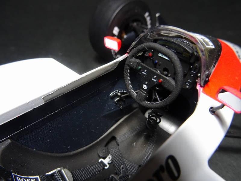 MENG MODEL1/12スケールMcLaren MP4/4 1988