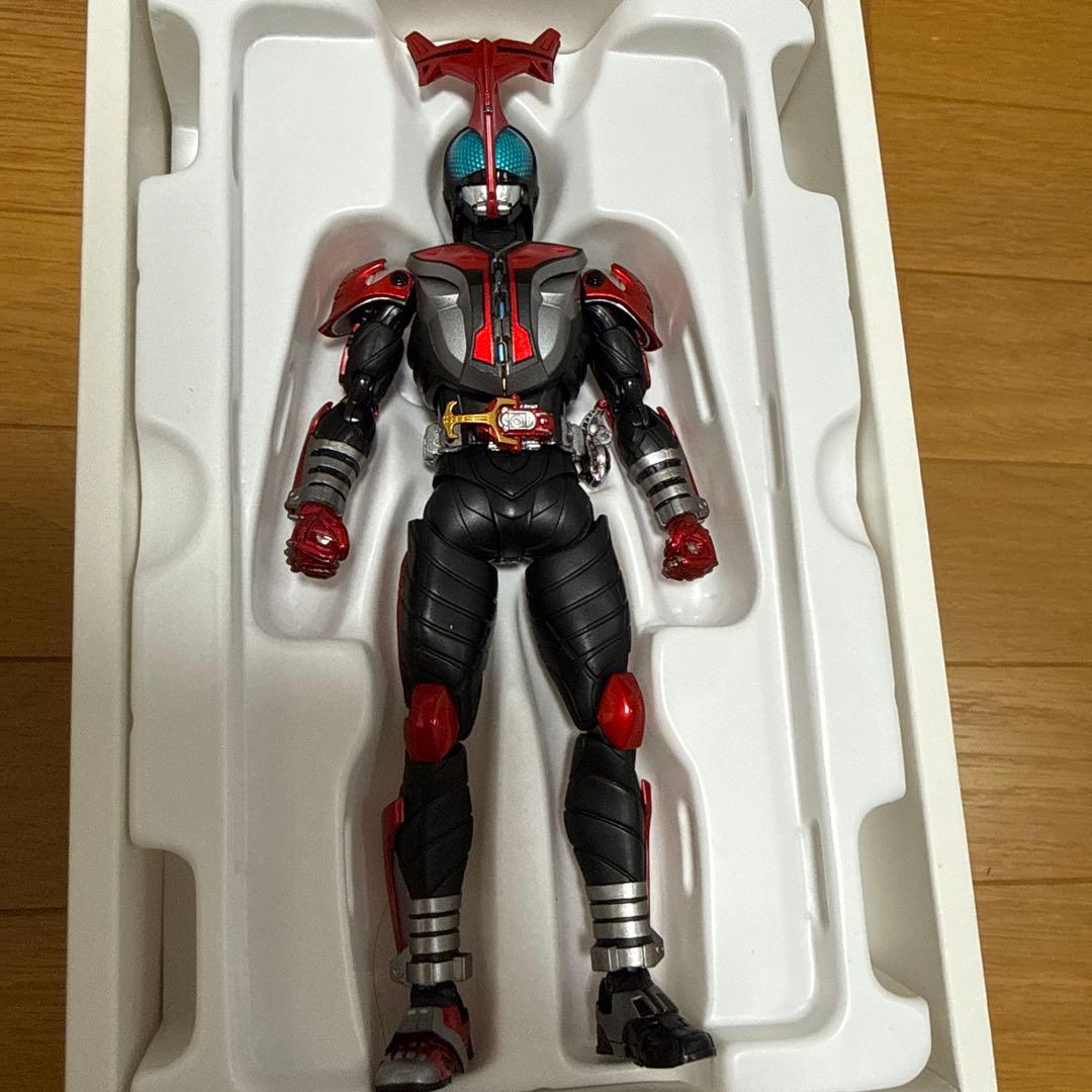 S.H.Figuarts 真骨彫製法 カブト ハイパーフォーム10th Ver.