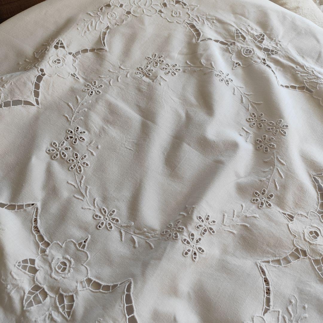 白糸カットワーク　ヴィンテージクロス