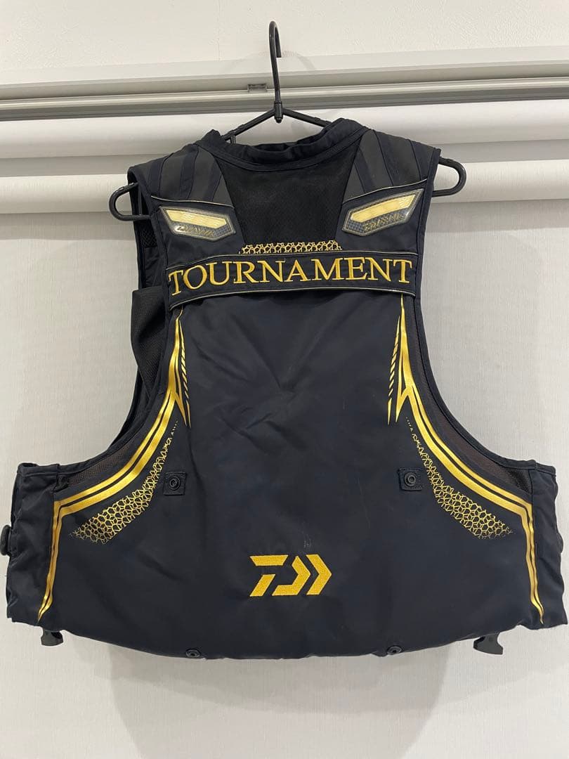 ダイワ　トーナメント　ライフジャケット Mサイズ