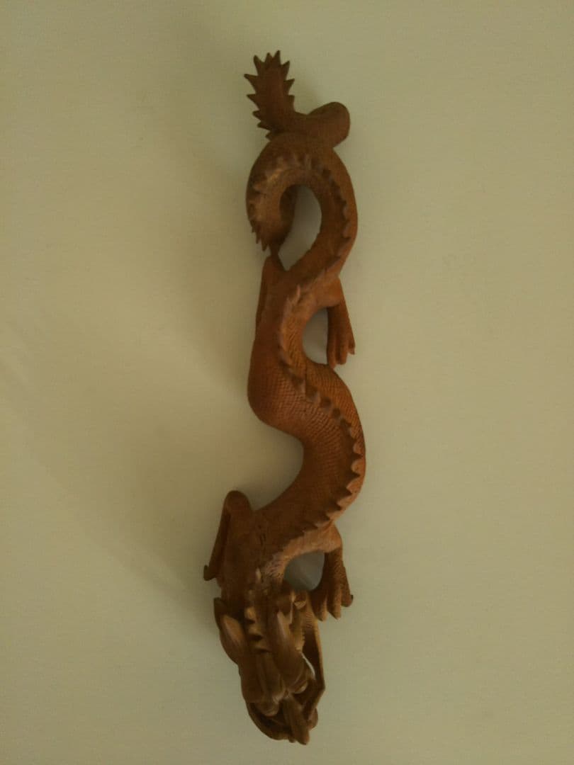 BALI島/白檀の龍神/ナーガの木彫り。