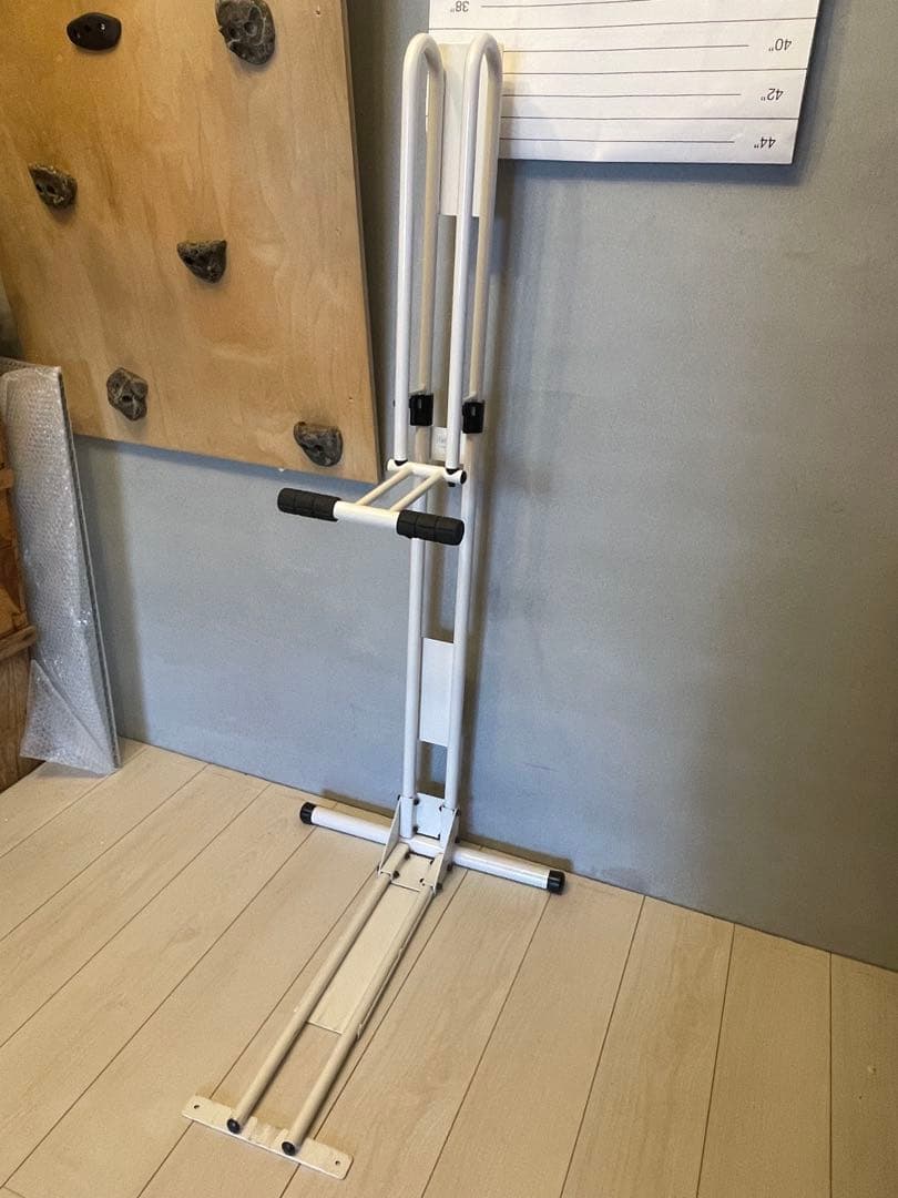 サイクルロッカー（CycleLocker）室内縦置きスタンド　白　CS-650