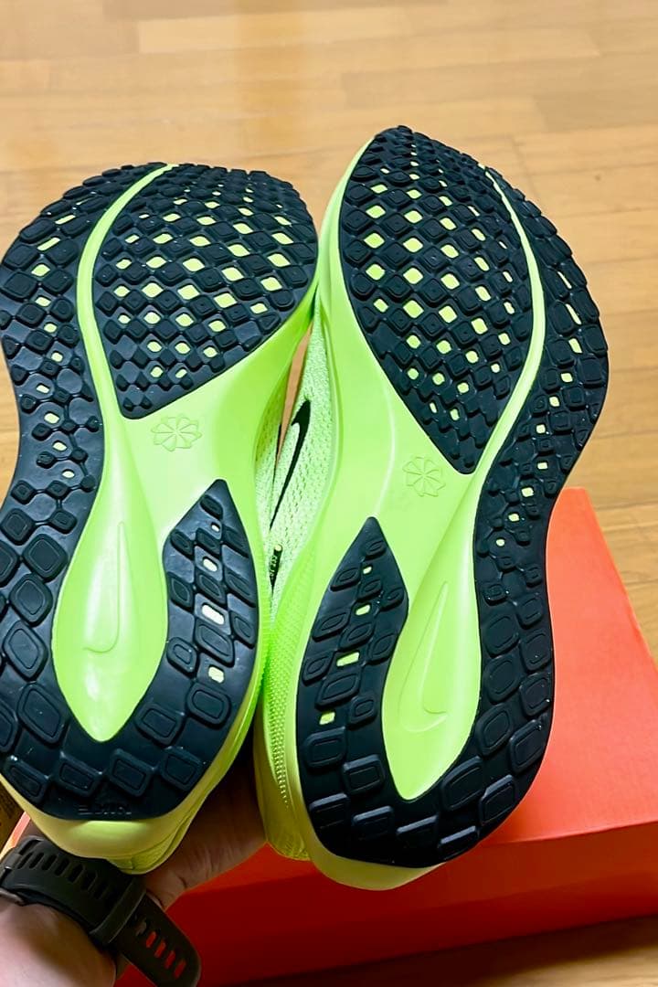 新品同様 ナイキ エアズーム ペガサス41 ボルト