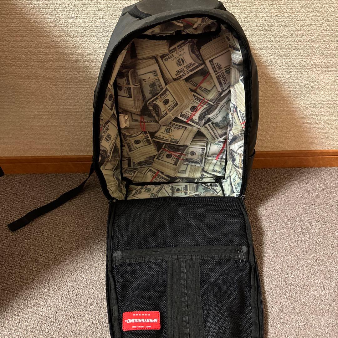 テラスハウス出演てっちゃん使用　SPRAYGROUND バックパック