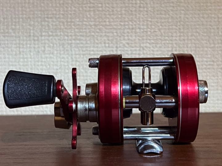 ABU Anbassadeur 1500C レッド（中古美品）