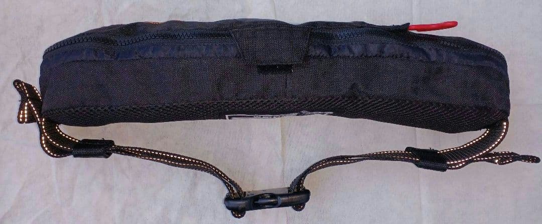 マズメ ライフジャケット腰巻 (専用ケース、取説付き)