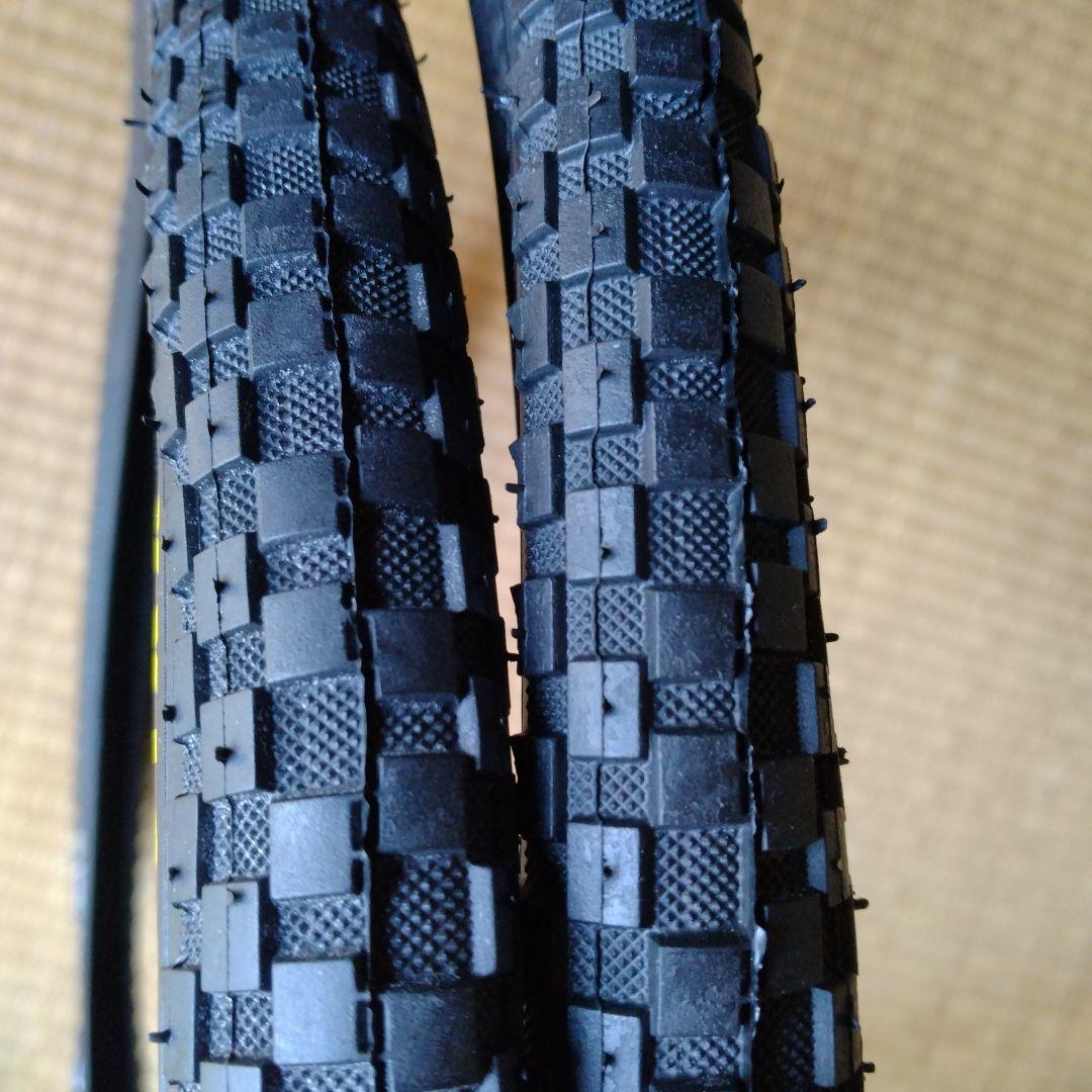 Maxxis HolyRoller タイヤ 20インチ幅:1 3/8インチ