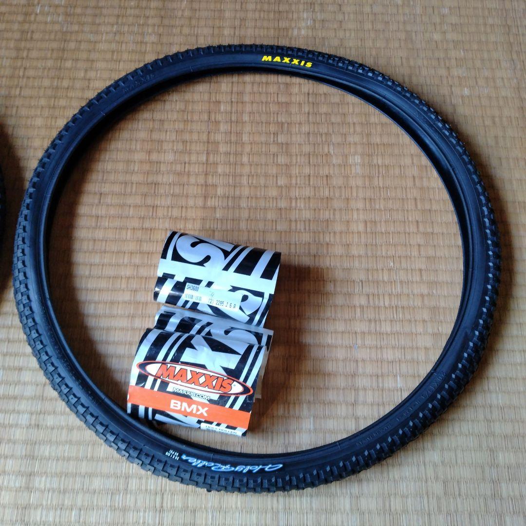 Maxxis HolyRoller タイヤ 20インチ幅:1 3/8インチ