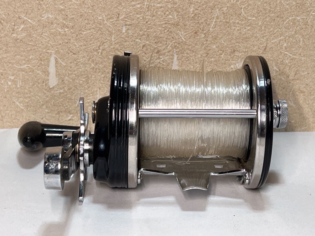 ABU アンバサダー 10000 C 自動 2 速釣りリール